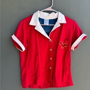 Hot Tooic exclusive DC Comics bombshells Wonder Woman retro style button down
